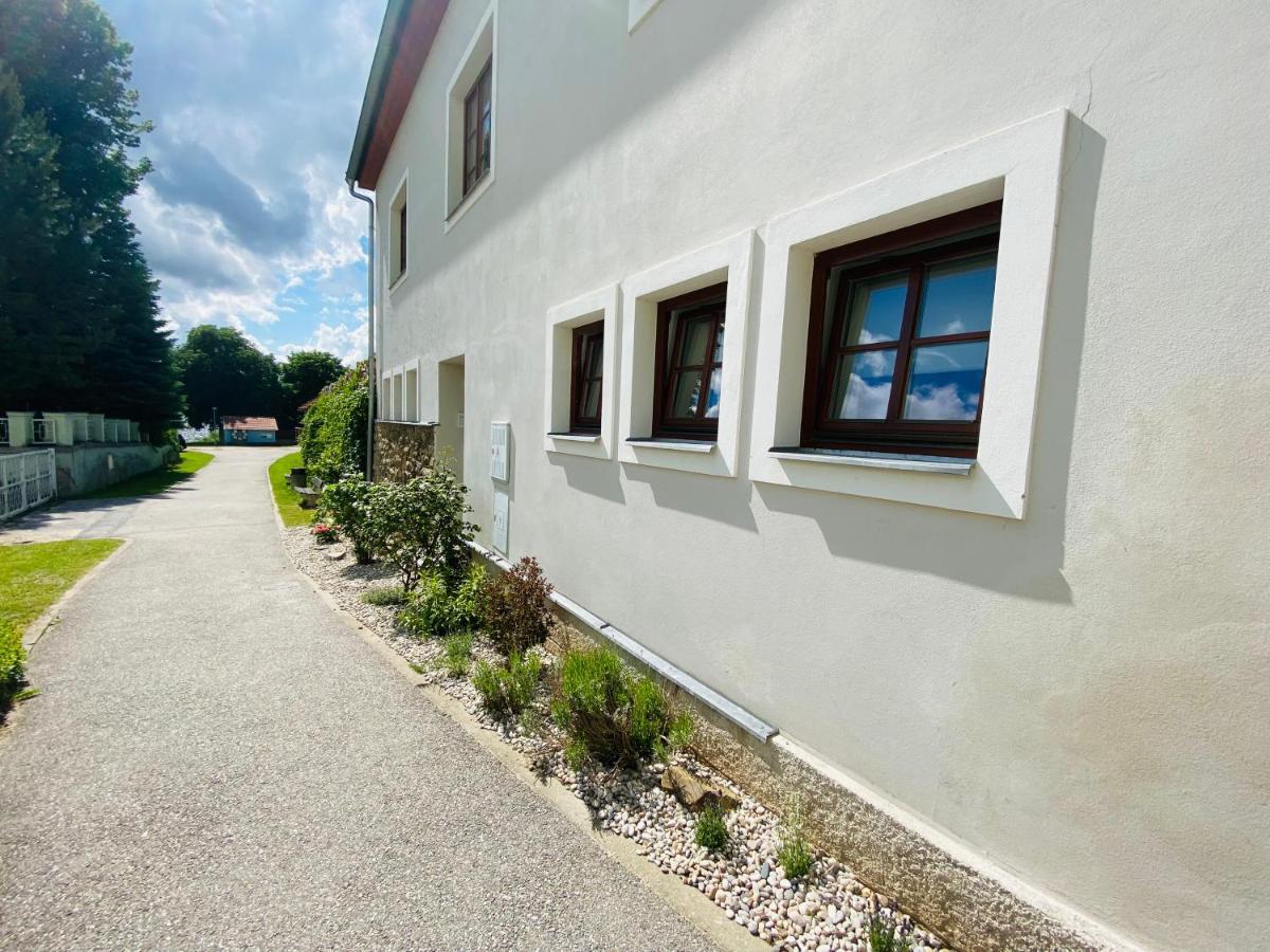 Apartmany V Ulicce Frymburk Exterior photo